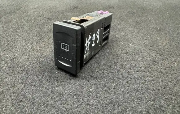 Volkswagen PASSAT B5 Windscreen/window heater switch 3B0959621C