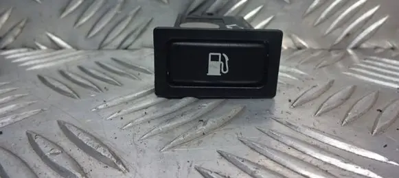 Toyota Avensis T250 Fuel tank opening switch 156795