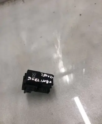 Citroen Berlingo Traction control (ASR) switch 9817342577