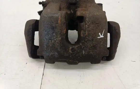 Mercedes-Benz GL X164 Front brake caliper