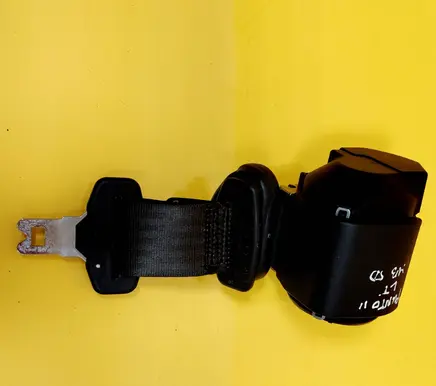 Rear seatbelt