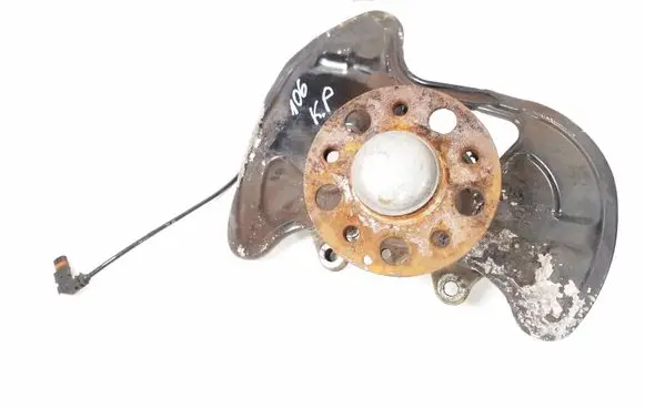 Mercedes-Benz E C207 W207 Front wheel hub A2043320101