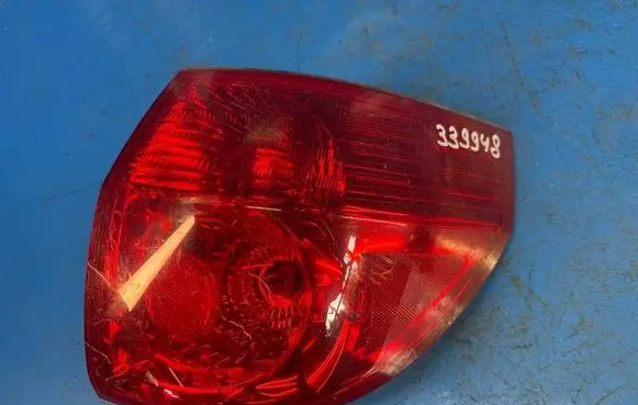 Toyota Sienna XL20 II Boot/trunk interior light 81551AE020