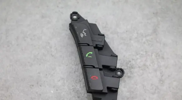 Hyundai i40 Steering wheel buttons/switches 39R2931200