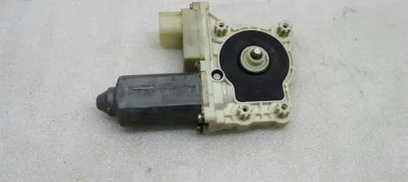 BMW 7 E65 E66 Rear door window regulator motor 67628382