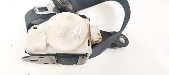 Suzuki Grand Vitara II Rear seatbelt 