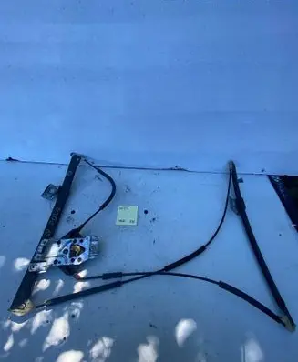 Volkswagen Polo Front door manual window regulator 