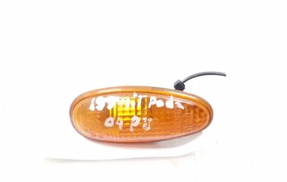 Mitsubishi Pajero Sport I Front fender indicator light
