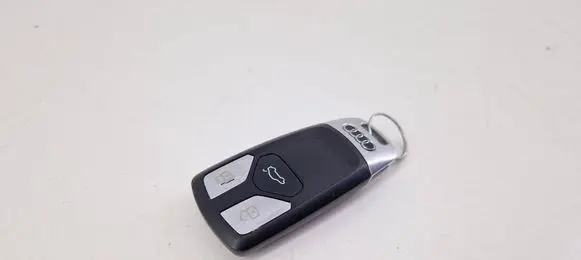 Audi A4 S4 B9 Ignition key/card 4M0959754T