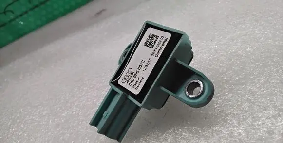 Audi A4 S4 B8 8K Airbag deployment crash/impact sensor 8K0955557C