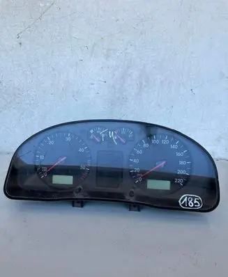 Volkswagen PASSAT B5 Speedometer (instrument cluster) 3B1919860CX 110208919012