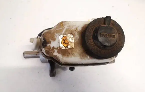 Ford Ranger Brake fluid reservoir 