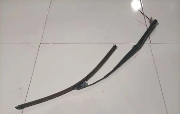 Saab 9-3 Ver2 Front wiper blade arm 