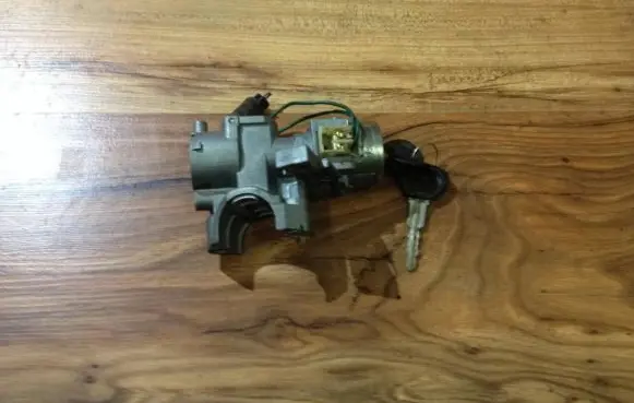 Mazda 323 Ignition lock sl17