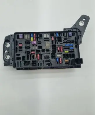 Jeep Grand Cherokee WL Fuse module 68347016AD 0990084118F