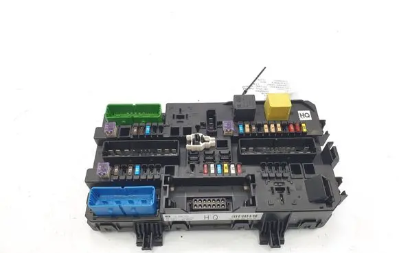 Dacia Sandero Fuse box set 13220831 SKRZYNKA BEZPIECZNIKÓW