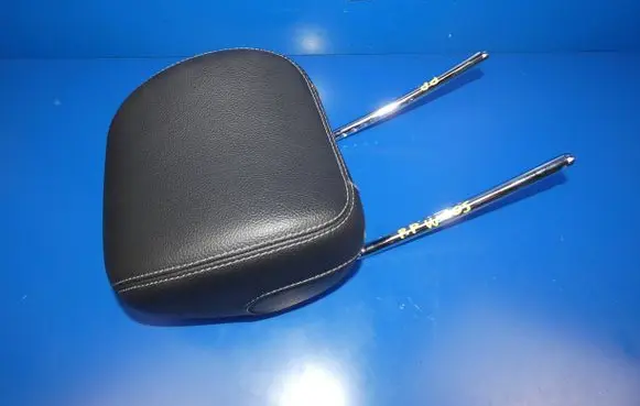 Mercedes-Benz C W205 Front seat headrest 