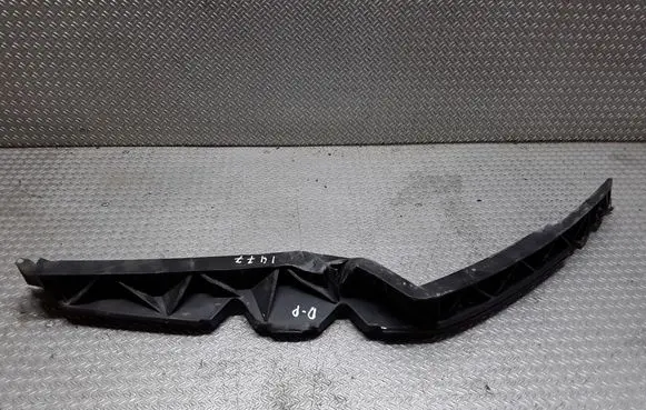Skoda Octavia Mk2 (1Z) Front bumper mounting bracket 1Z0807184B