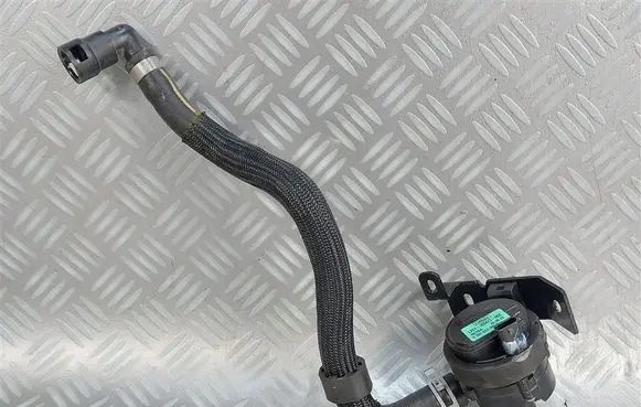 Ford Kuga III Water pump LX6118D473HCC