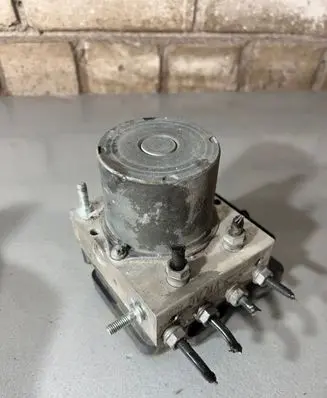 Skoda Fabia Mk3 (NJ) ABS Pump 6R0907379BA 6C0907379R 0265956084