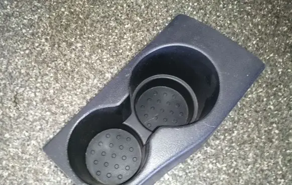 Cup holder front