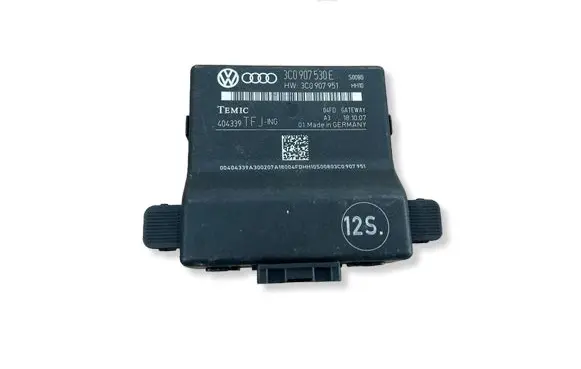 Volkswagen PASSAT B7 Gateway control module 3C0907530E 3C0907951