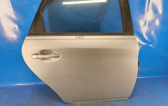 Toyota Prius (XW30) Rear door 6700347090