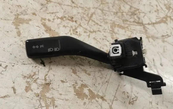 Volkswagen Golf V Indicator stalk 1K0953513