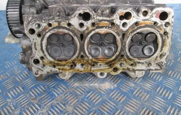 Mazda MX-3 Engine head 