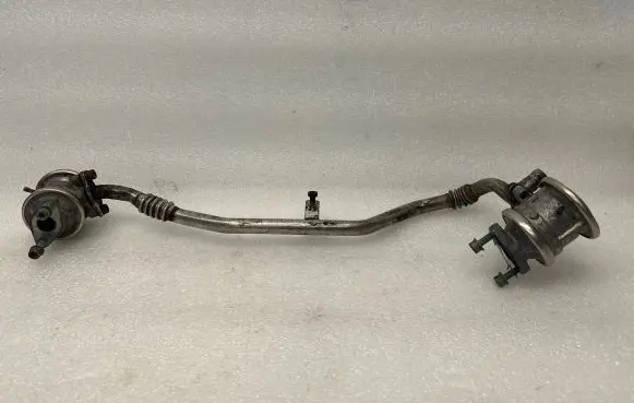 Audi A8 S8 D2 4D EGR valve 078131101F 078131102