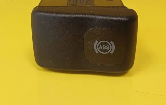 Passenger airbag on/off switch