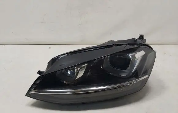Volkswagen Golf VII Headlight/headlamp