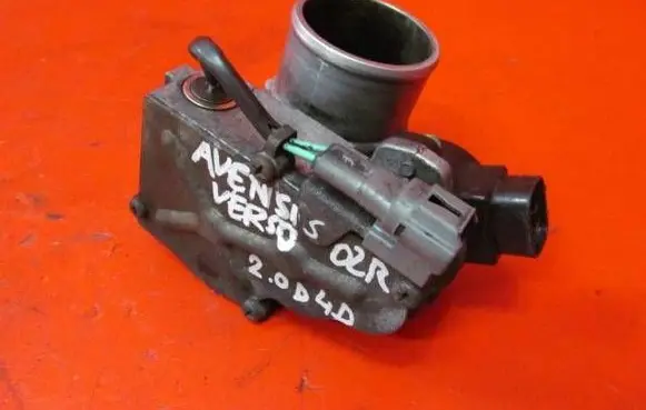 Toyota Avensis Verso Throttle body valve 8967221020
