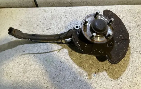 Chrysler 300 - 300C Front wheel hub