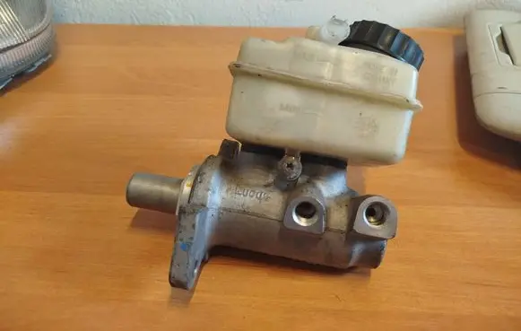 Mercedes-Benz A W168 Master brake cylinder A1684300302 32066868