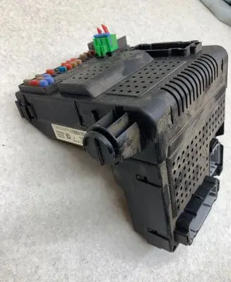 Volvo V70 Fuse module 30728356 12216069