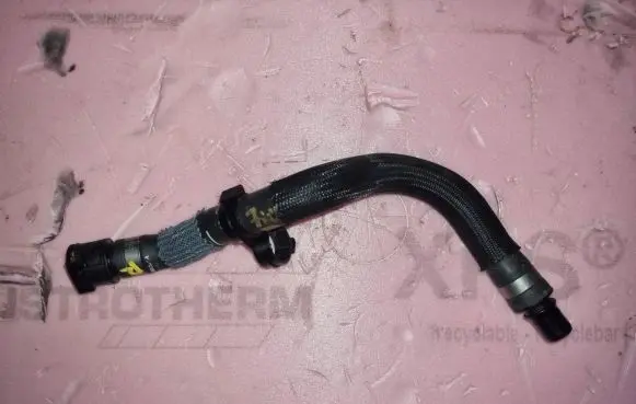 Renault Trafic III (X82) Engine coolant pipe/hose 924000348R