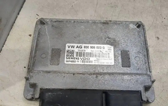 Skoda Fabia Mk2 (5J) Engine control unit/module 03E906023Q 03E906023 5WP40853