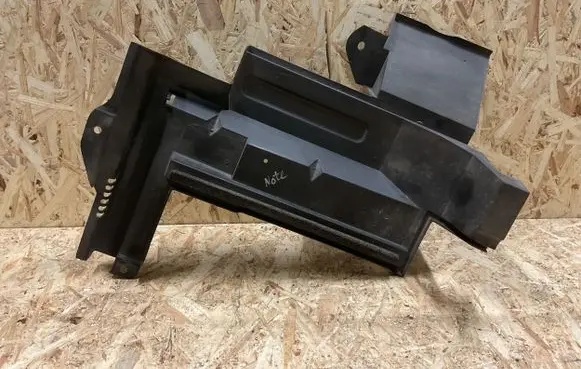 Nissan Note (E11) Radiator trim 62822