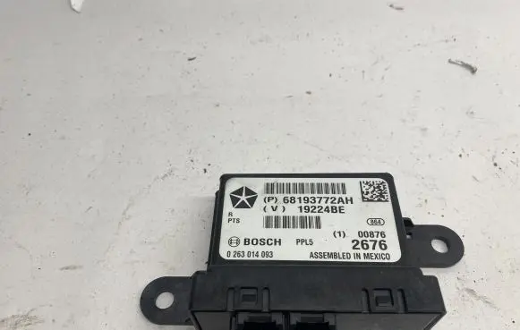 Chrysler Pacifica Parking PDC control unit/module 68193772AH