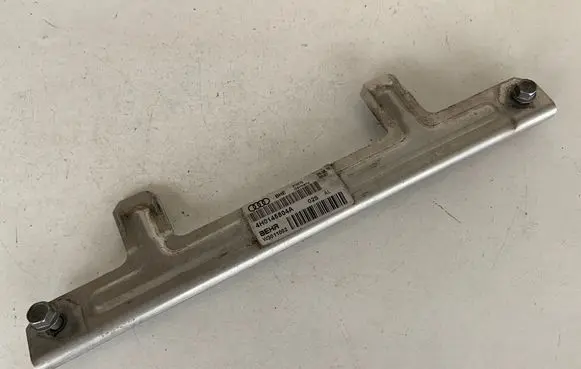 Audi A8 S8 D4 4H Radiator mount bracket 4H0145804A