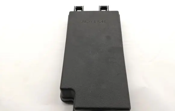 Toyota C-HR I Fuse box cover 82662F4020