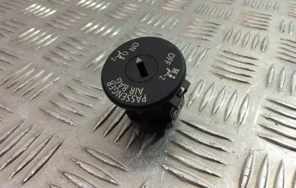 BMW 5 F10 F11 Passenger airbag on/off switch 9196886