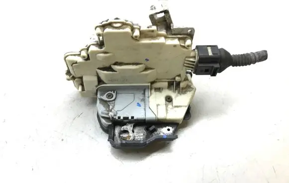 Audi A6 S6 C6 4F Rear door lock 4F0839016 K3881