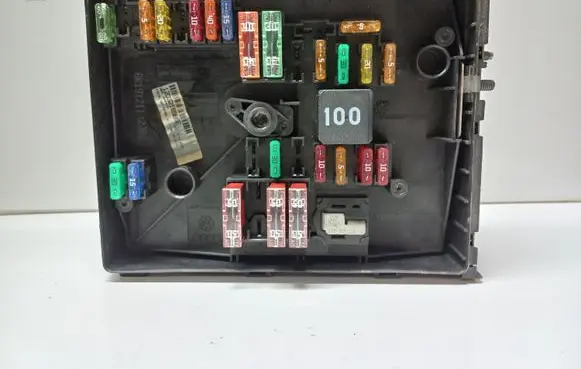Skoda Octavia Mk2 (1Z) Fuse module 3C0971249 1K0937629A
