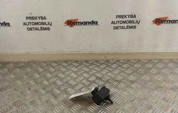 Toyota Yaris Headlight level adjustment motor 