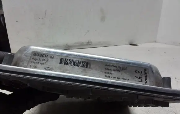 Volvo V70 Engine control unit/module 08677708 0281010319 28SA5360