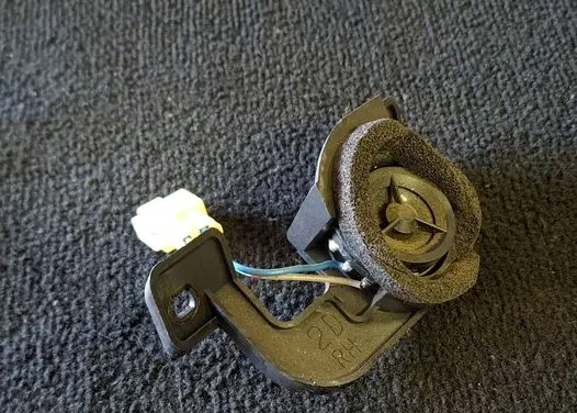 Subaru Legacy Front door high frequency speaker 86304AG200
