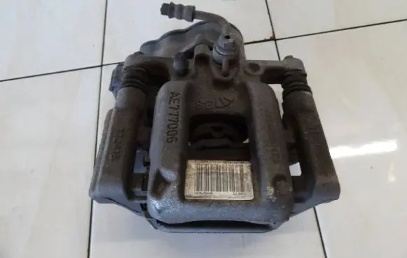 Opel Grandland X Rear brake caliper 9819059380