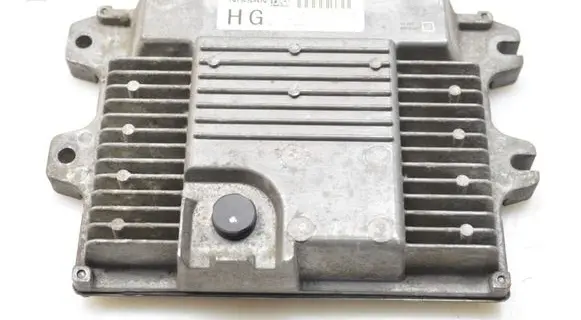 Nissan Juke I F15 Engine control unit/module DEA010150